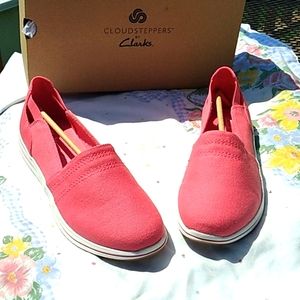 NIB Women's Clarks Cloudsteppers corral pink slip on shoes sizes 6.5 and 11